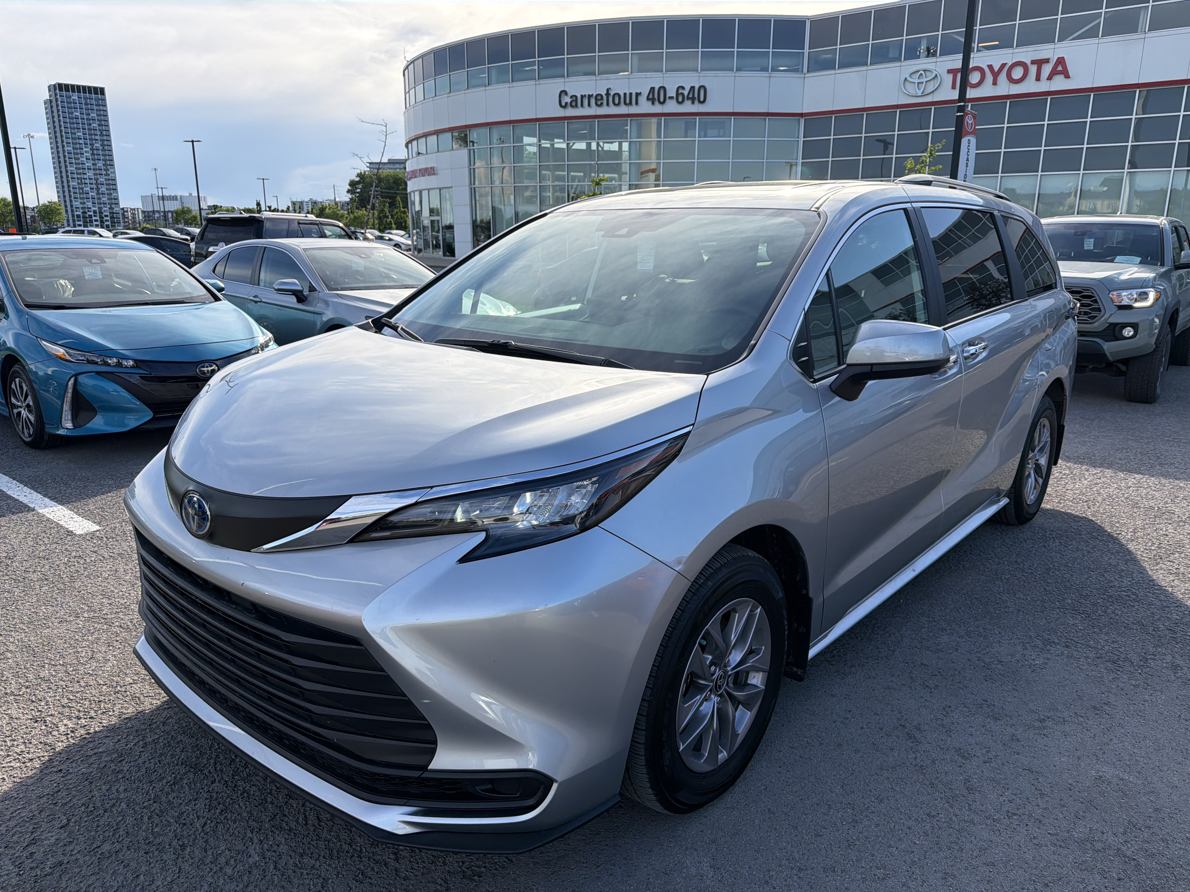TOYOTA SIENNA 2025