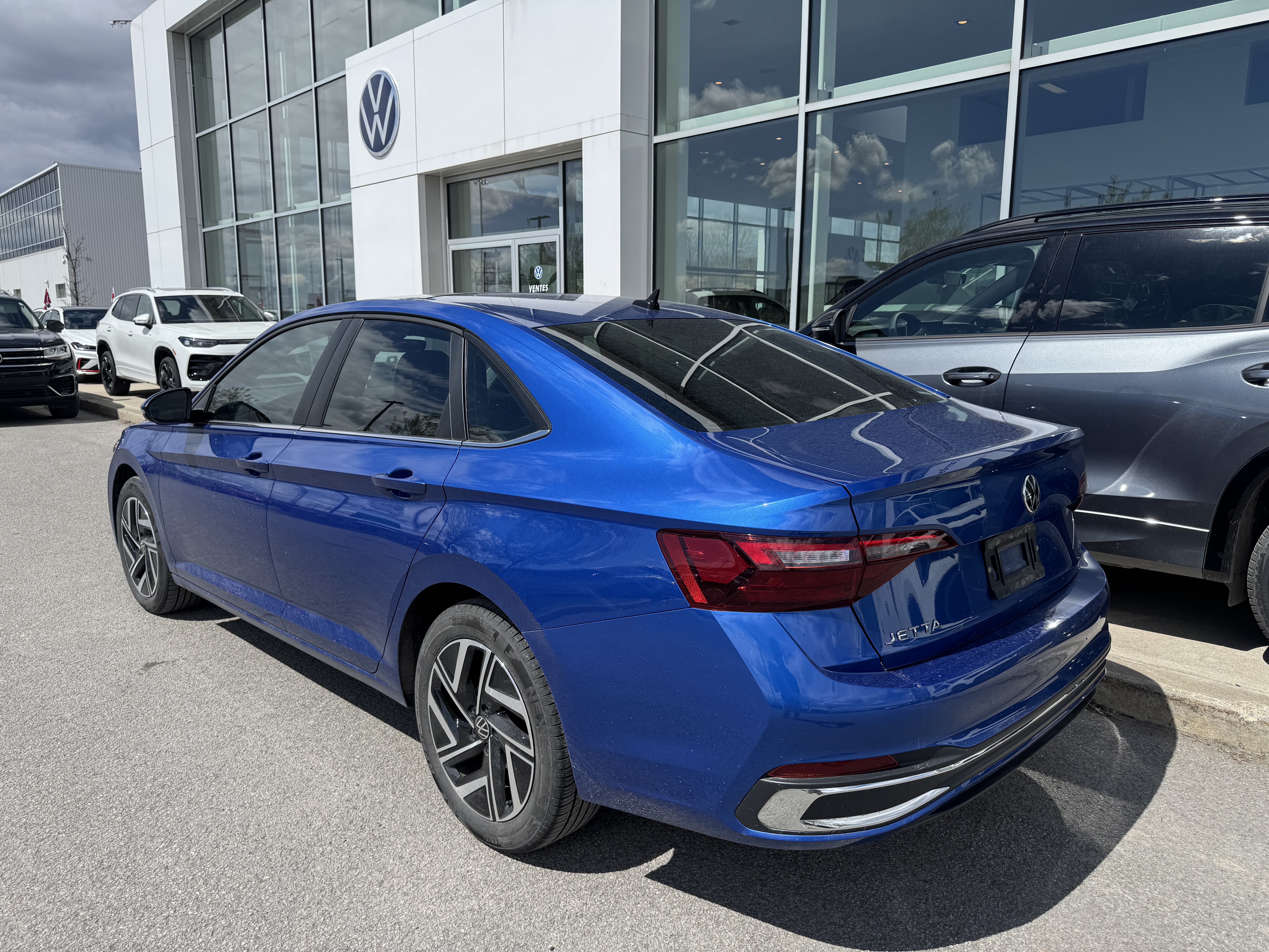 Volkswagen JETTA 2023